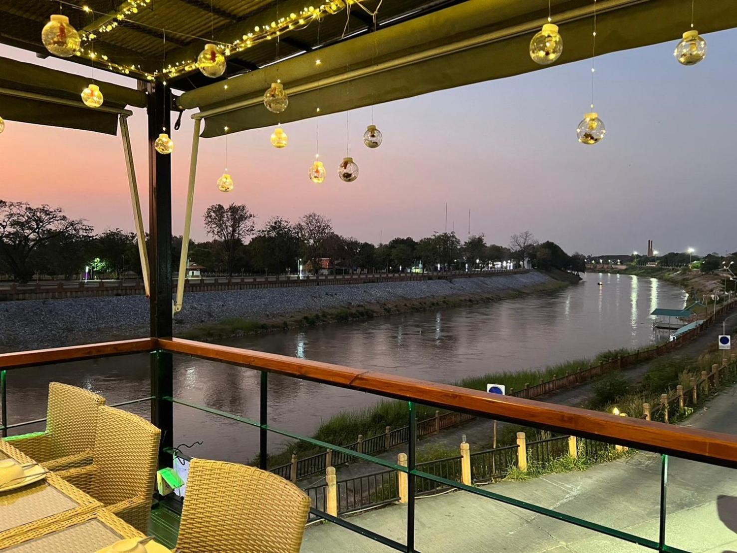 Dragon River Avenue Phitsanulok Exterior photo