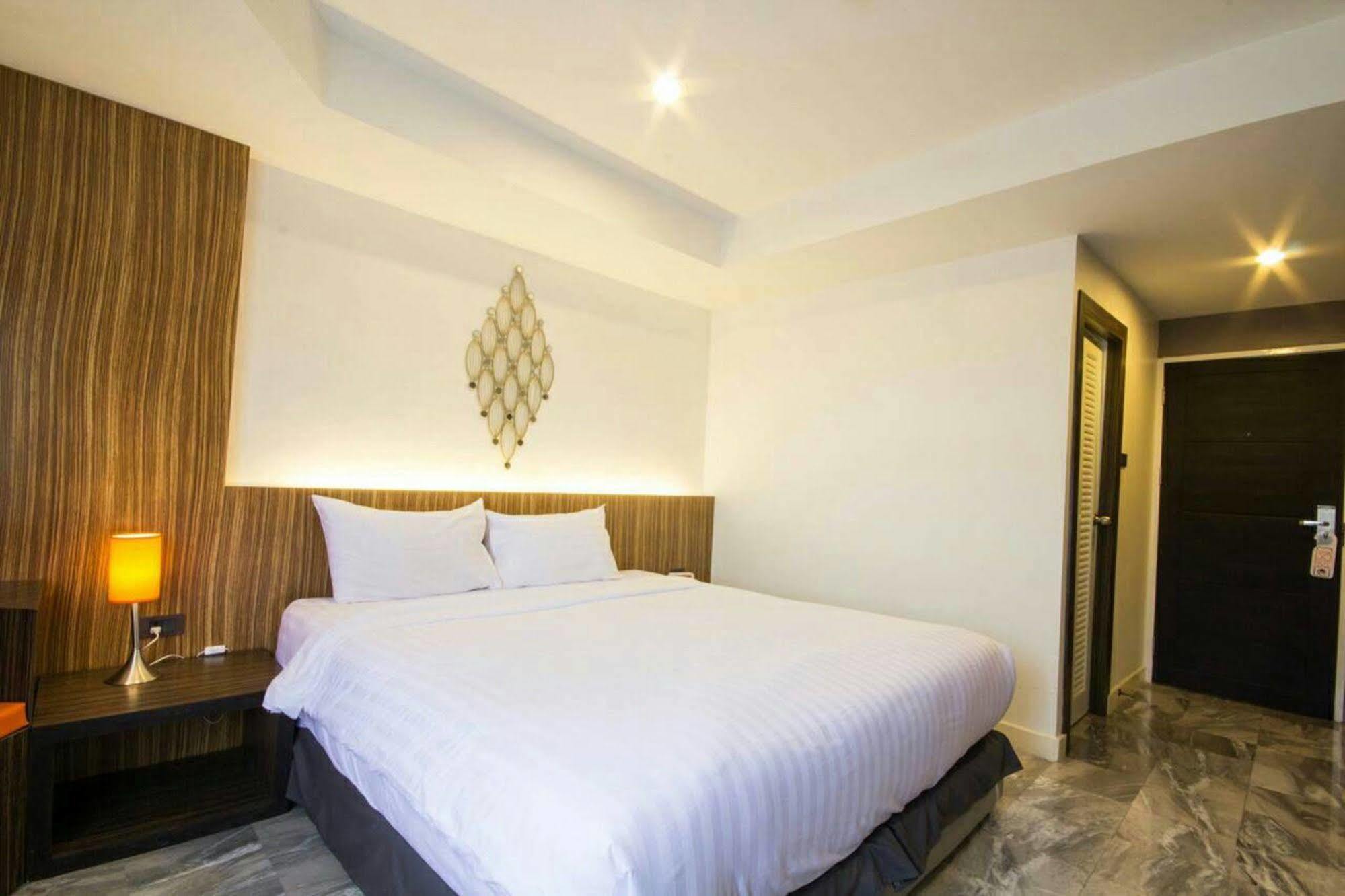 Dragon River Avenue Phitsanulok Exterior photo