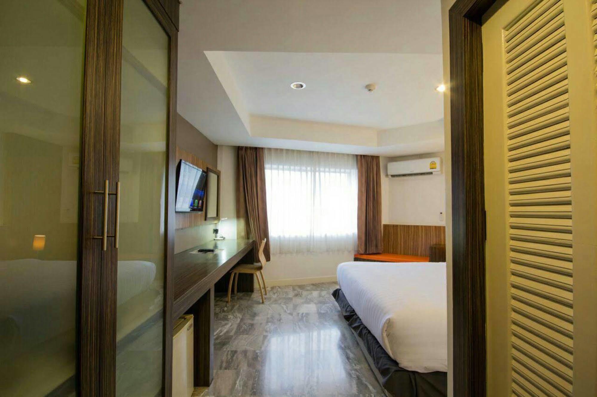 Dragon River Avenue Phitsanulok Exterior photo