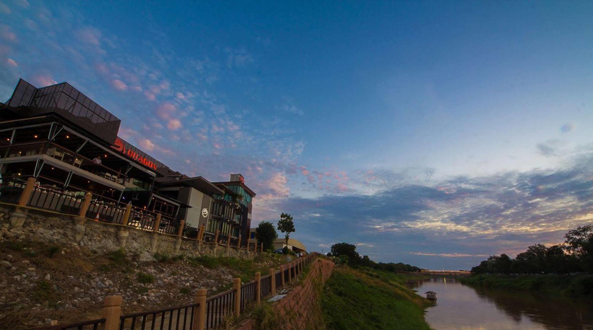 Dragon River Avenue Phitsanulok Exterior photo